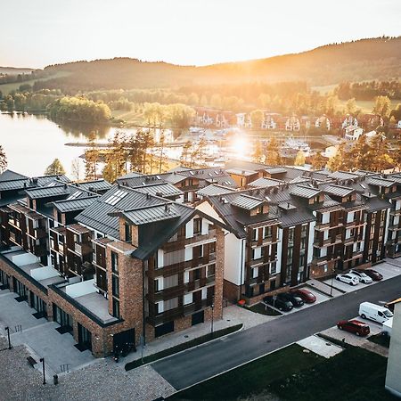 Molo Lipno Resort Luxusni Apartman 4Kk เชสกี้ครุมลอฟ ภายนอก รูปภาพ