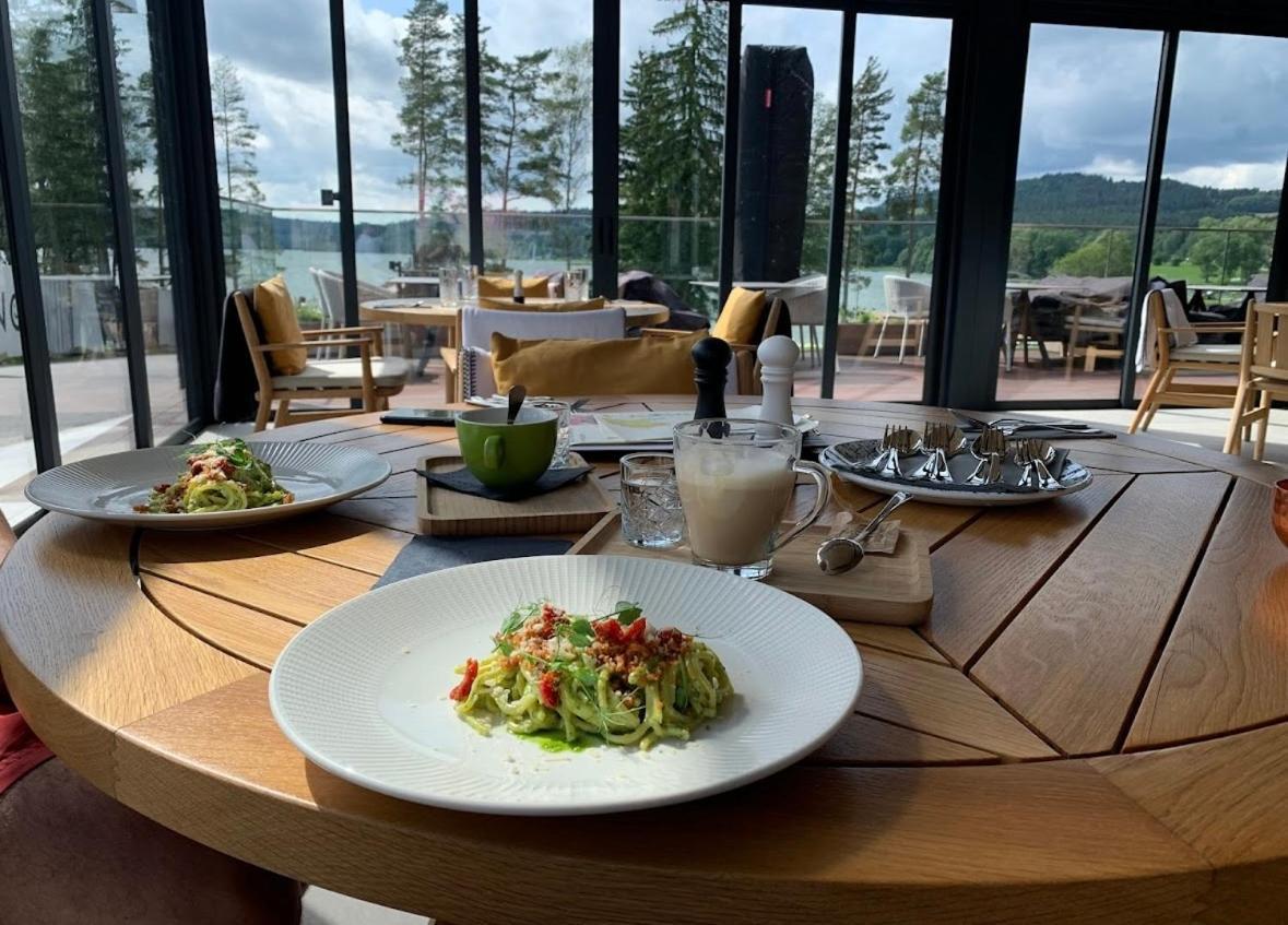 Molo Lipno Resort Luxusni Apartman 4Kk เชสกี้ครุมลอฟ ภายนอก รูปภาพ